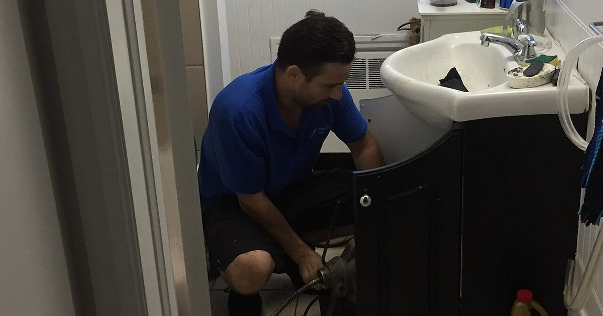 Baking Soda and Vinegar for Drains: What It Clears and What It Cannot